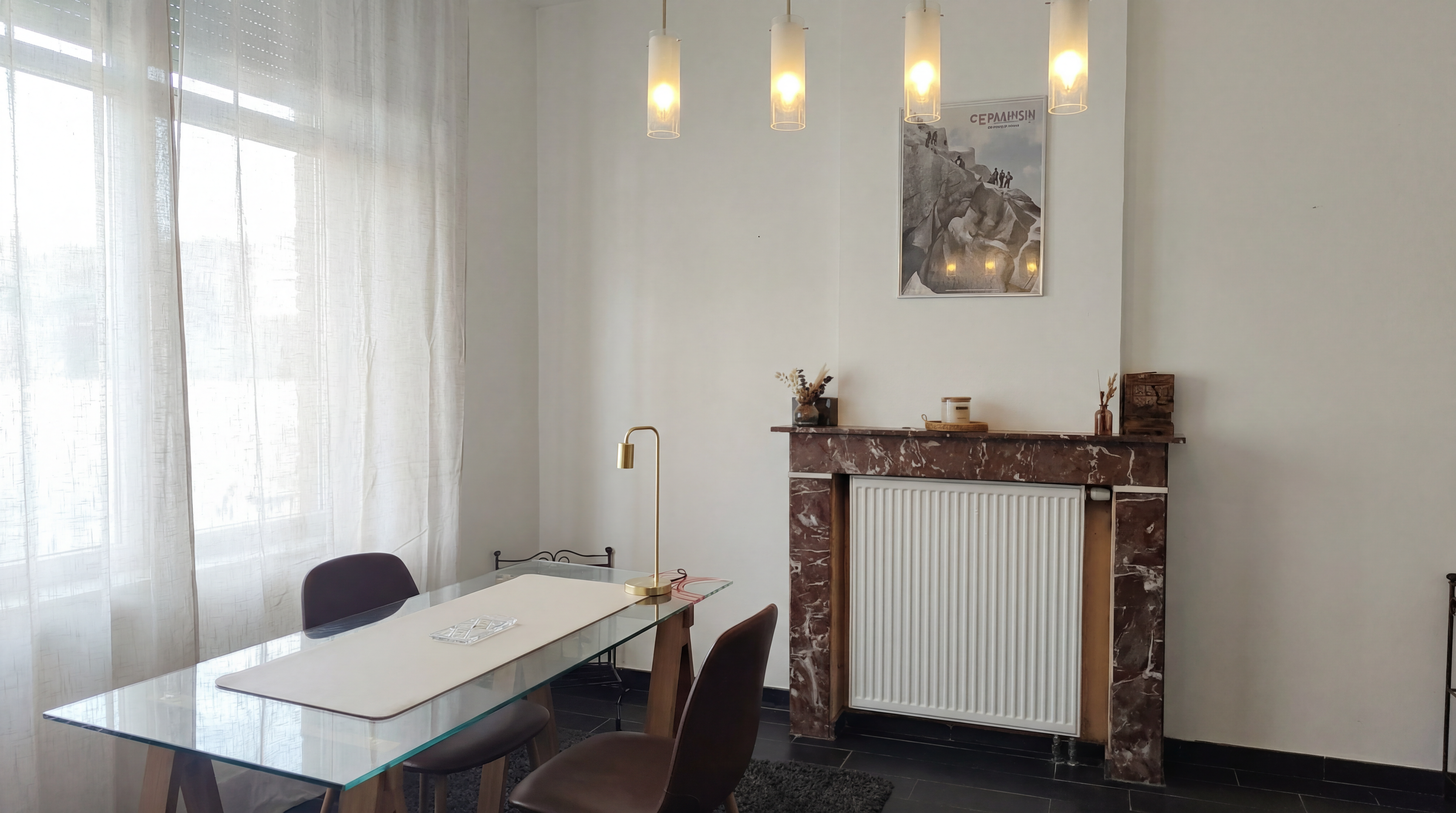 Lumière naturelle filtrant à travers des feuilles